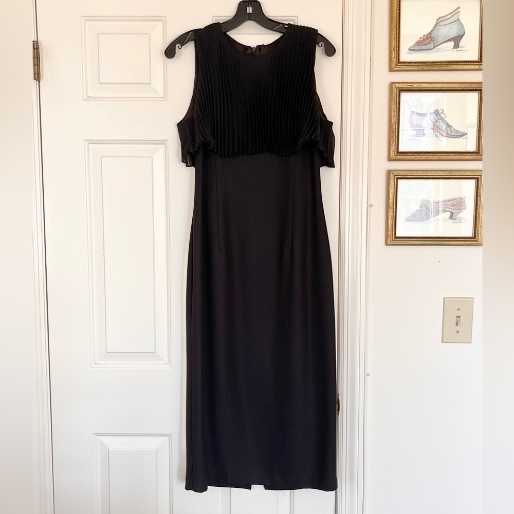Bonnie Marx Size 10 Black Dress with Ruffled Top